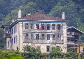 Historical places, bridges and plateaus.