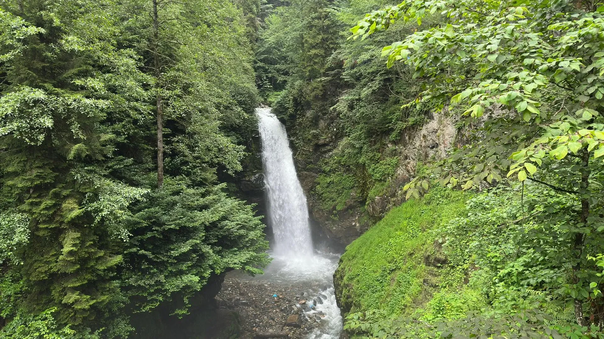 Çamlıhemşin Şelaleleri